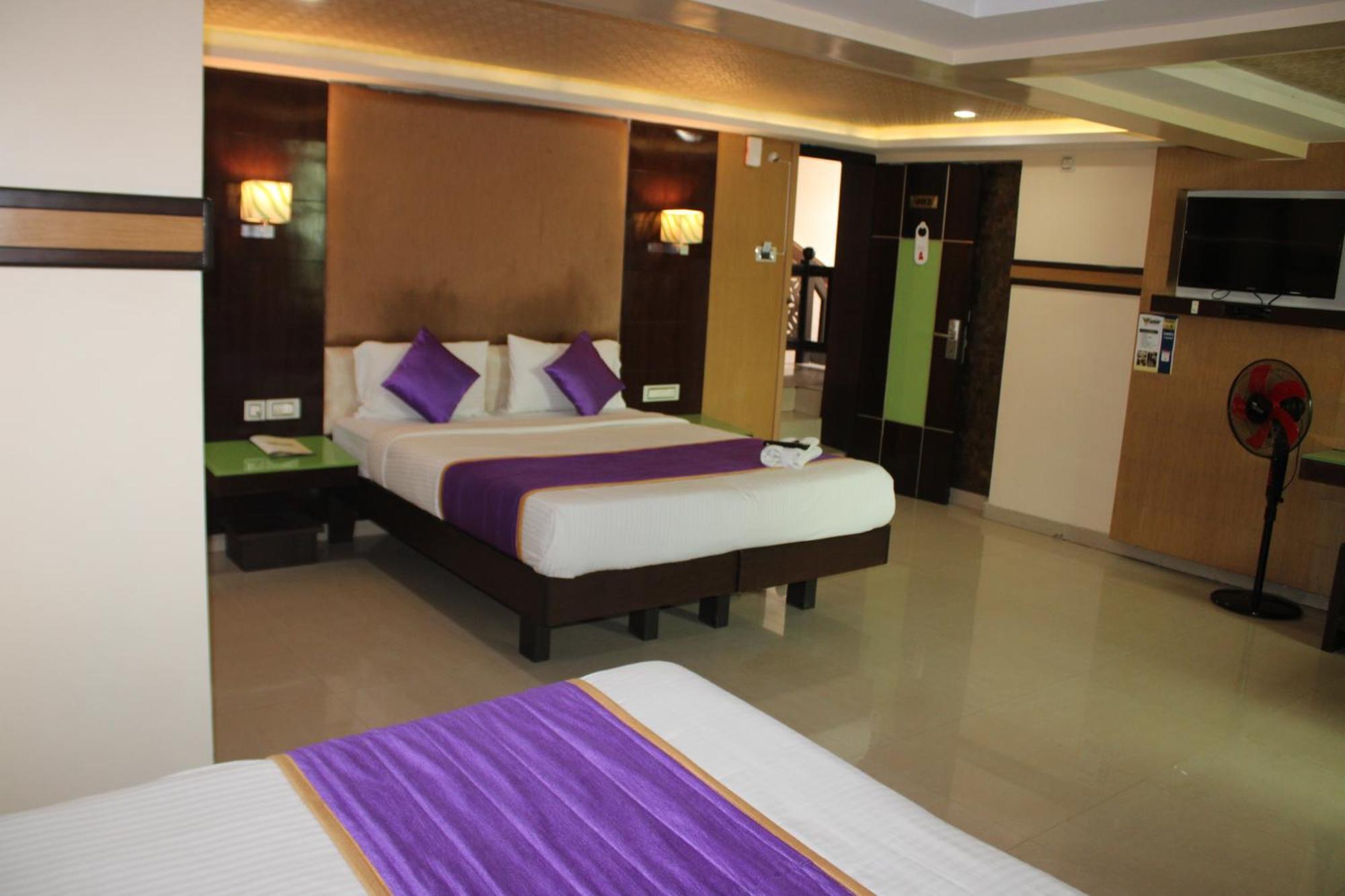 Vp International Hotel Bangalore Exterior photo